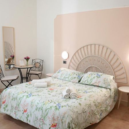 Bed and Breakfast A Casa Di Mario E Nene Виареджо Экстерьер фото
