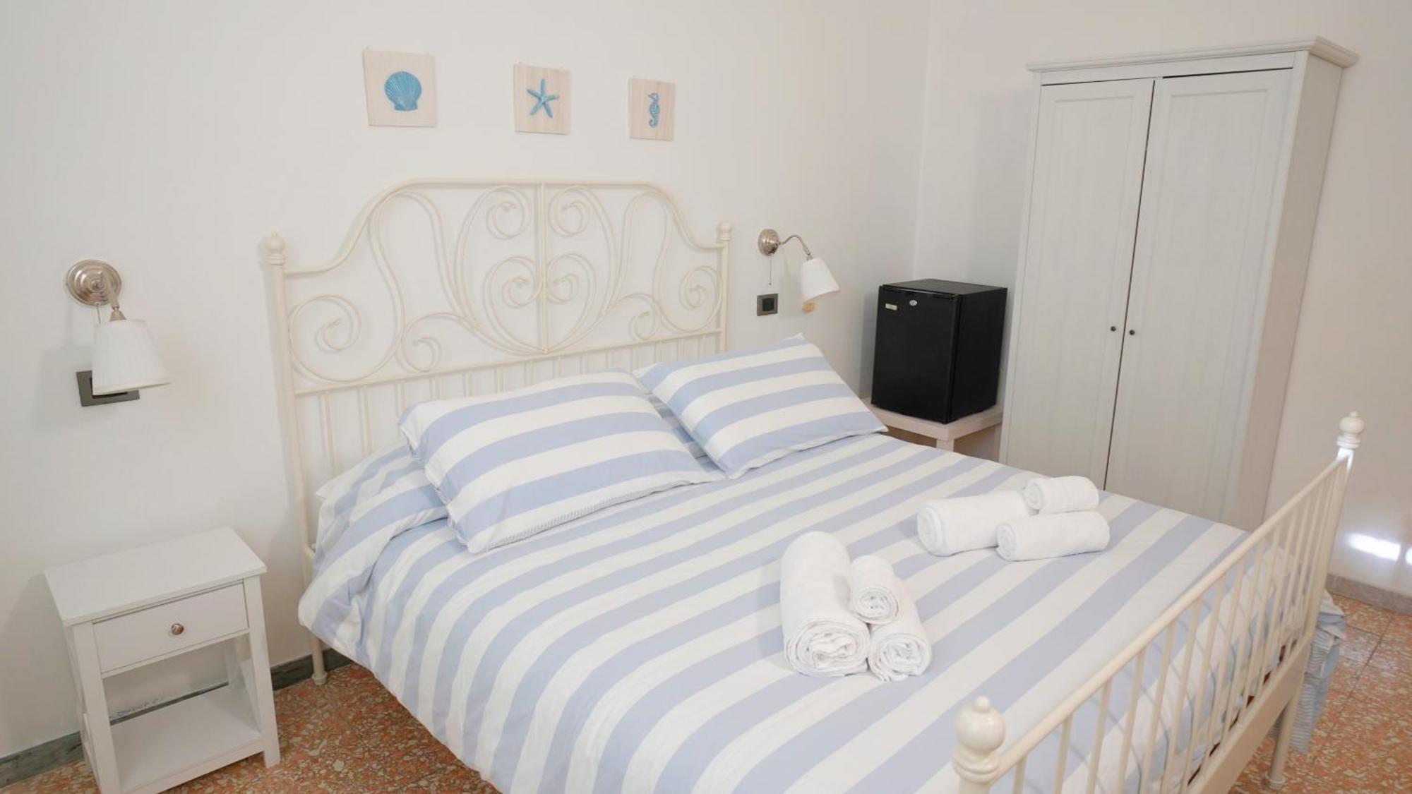 Bed and Breakfast A Casa Di Mario E Nene Виареджо Экстерьер фото