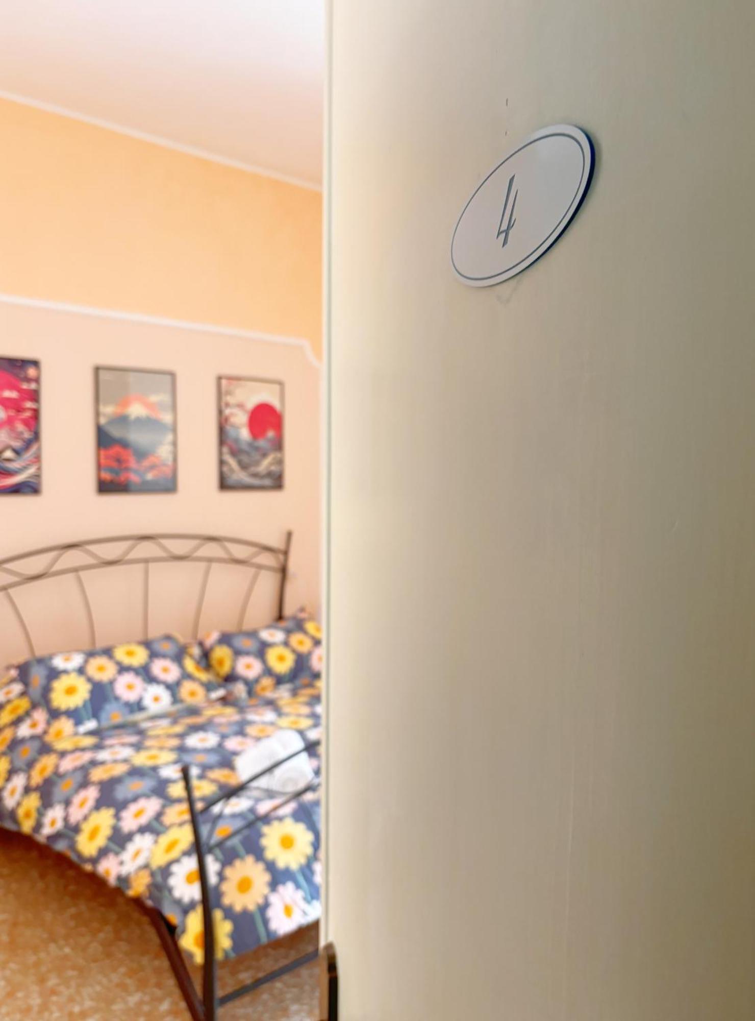 Bed and Breakfast A Casa Di Mario E Nene Виареджо Экстерьер фото
